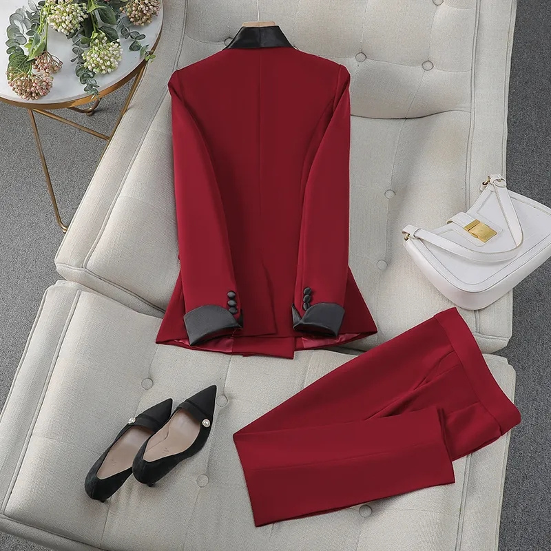 Women Formal Wear With Black Blazer - Elegancki czerwono-czarny damski garnitur biurowy, damski