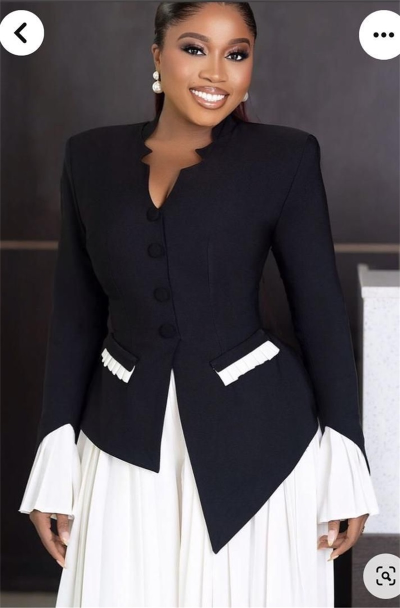 Biało-czarne damskie garnitury – Women Formal Wear With Black Blazer recenzja i cena